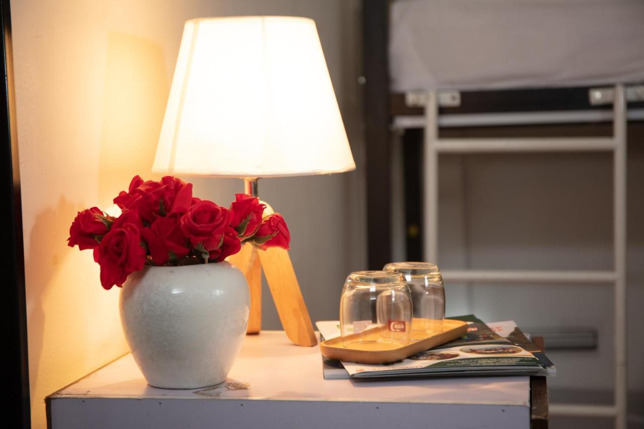 Hanoisunflowersuitehostel Екстер'єр фото